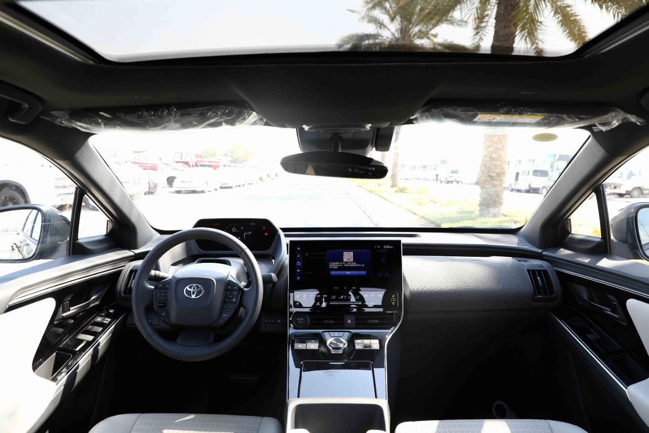 Toyota bZ4X 2022 Toyota bZ4X X-Mode Pro - White inside Grey