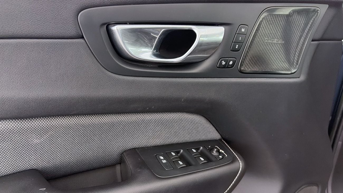 فولفو XC 60 ULTIMATE DARK | شامل الضمان | 0 دفعة أولى
