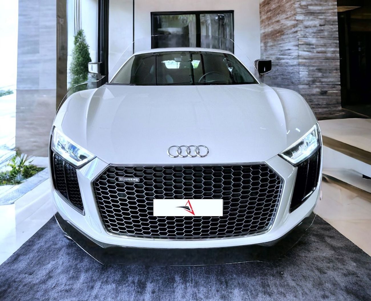 Audi R8 V10 Plus AUDI R8 SPORT PLUS | GCC | FSH | LOW MILEAGE | SUPER CLEAN