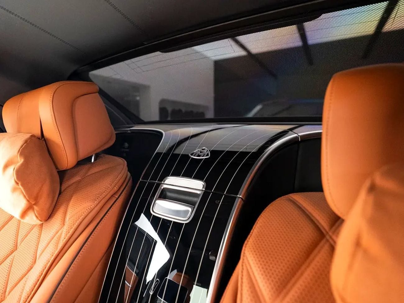 مرسيدس مايباخ S680 مايباخ 4 MATIC GCC SPECS | FIRST-CLASS 4-SEAT REAR CABIN | V12