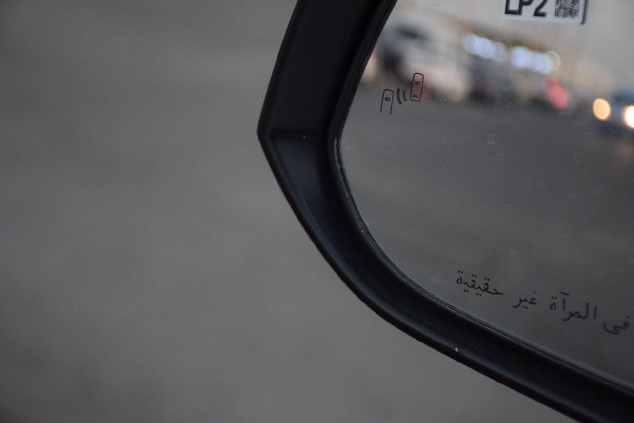 تويوتا هيلوكس SR5 (NON GCC) 2.7L (4x4) Petrol