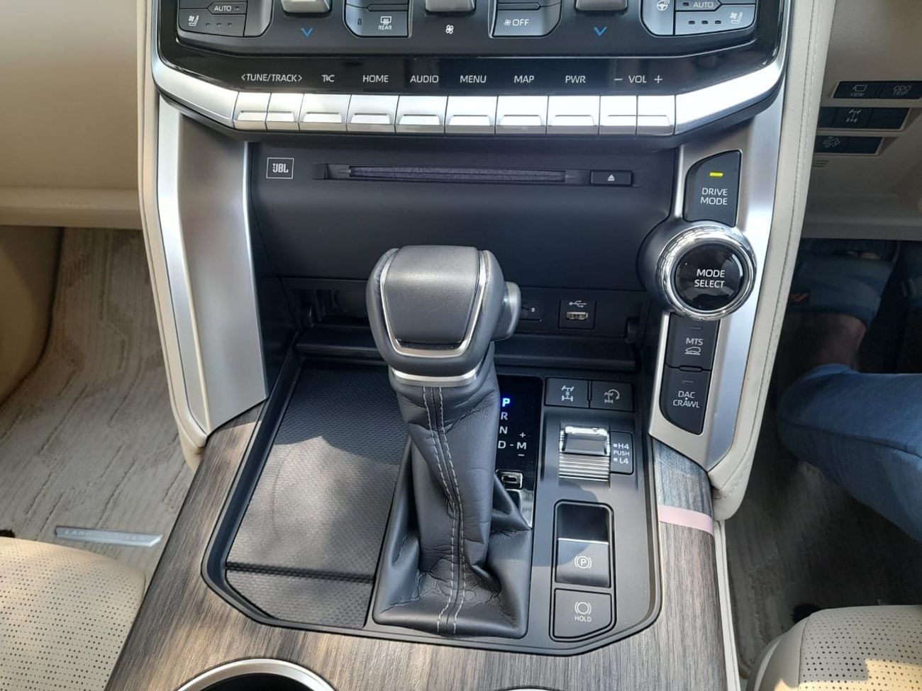 تويوتا لاند كروزر Right-Hand drive Diesel ZX black with biege