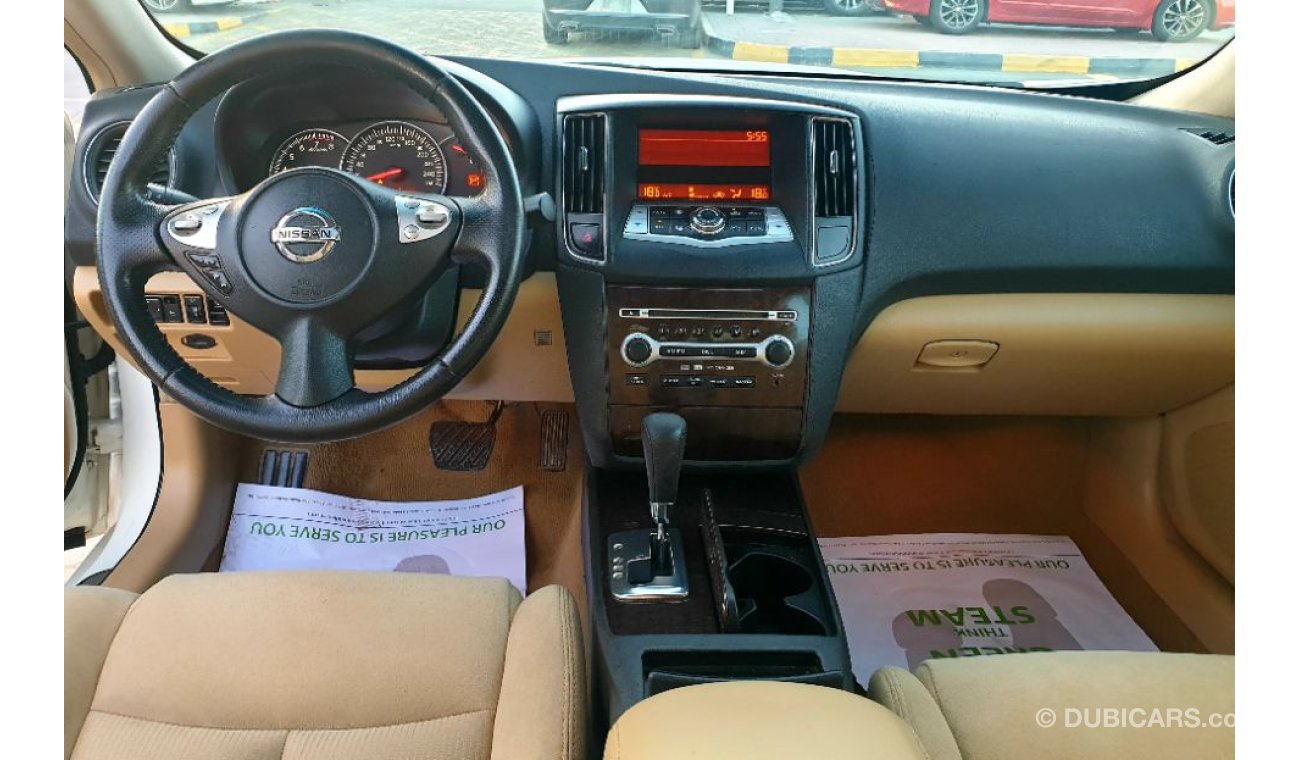 Nissan Maxima Excellent condition, you do not need any clean expenses inside and out