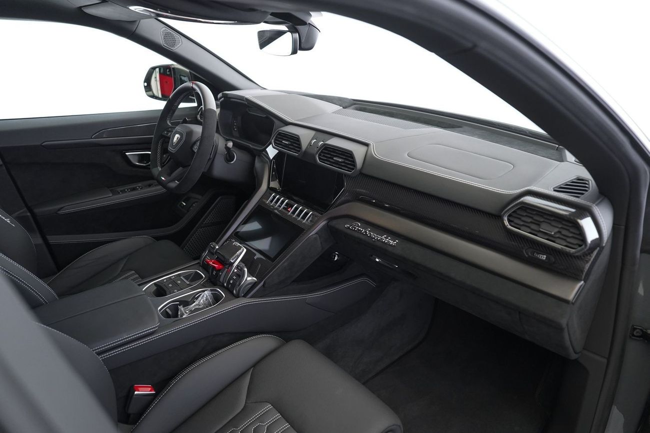 لامبورغيني اوروس 4.0T V8 Performante