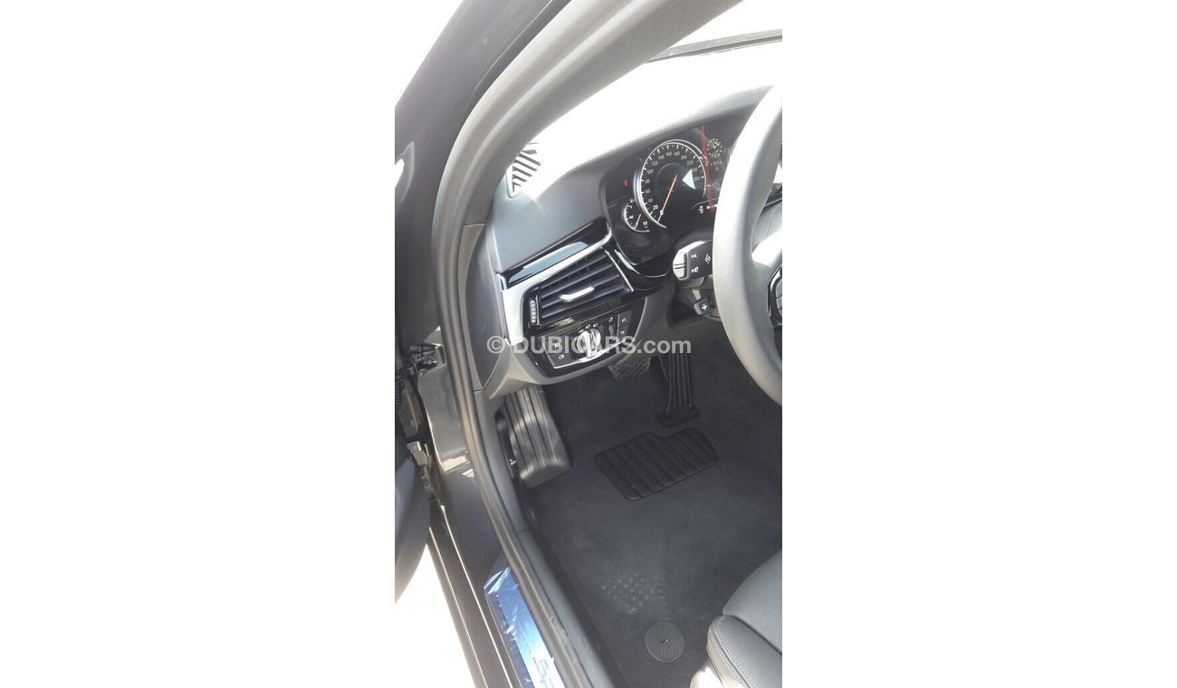 بي أم دبليو 530i