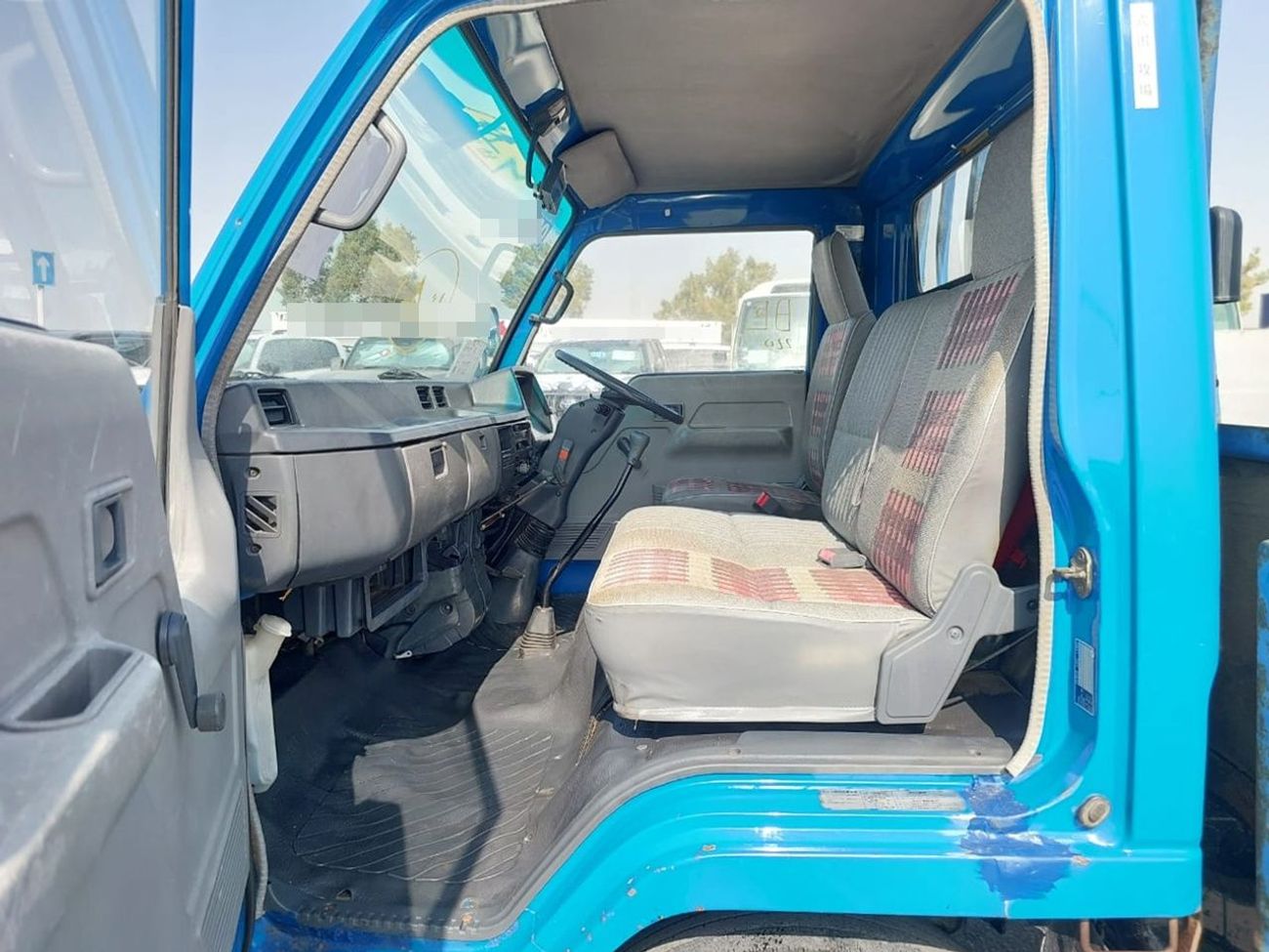 ميتسوبيشي فوسو كانتير MITSUBISHI CANTER ALUMINIUM BODY TRUCK RHD 1989 MODEL 4.2 L DIESEL MANUAL(PM22104)