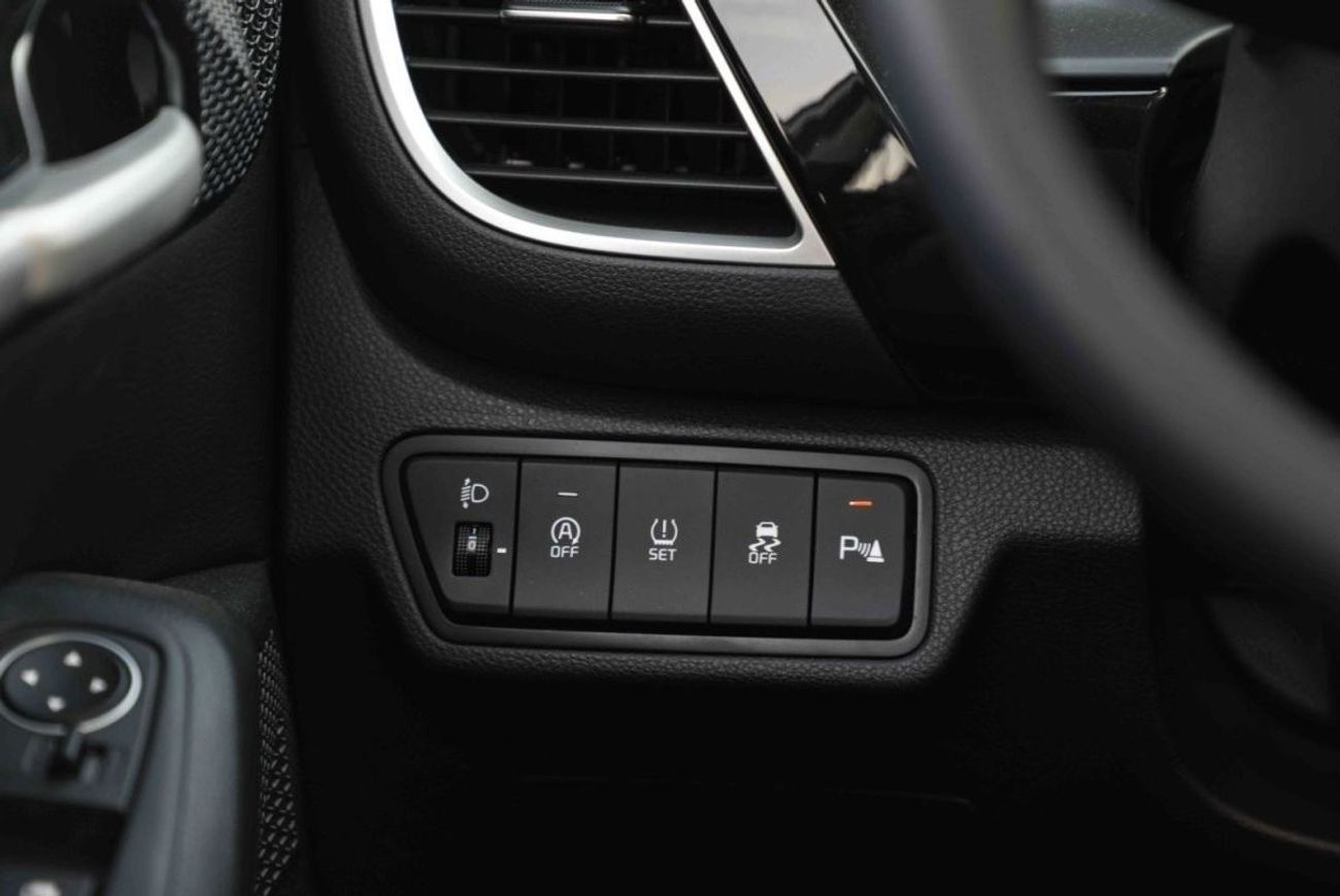 Kia Seltos 2024 KIA SELTOS 1.5 DELUXE - White inside Black | Export Only