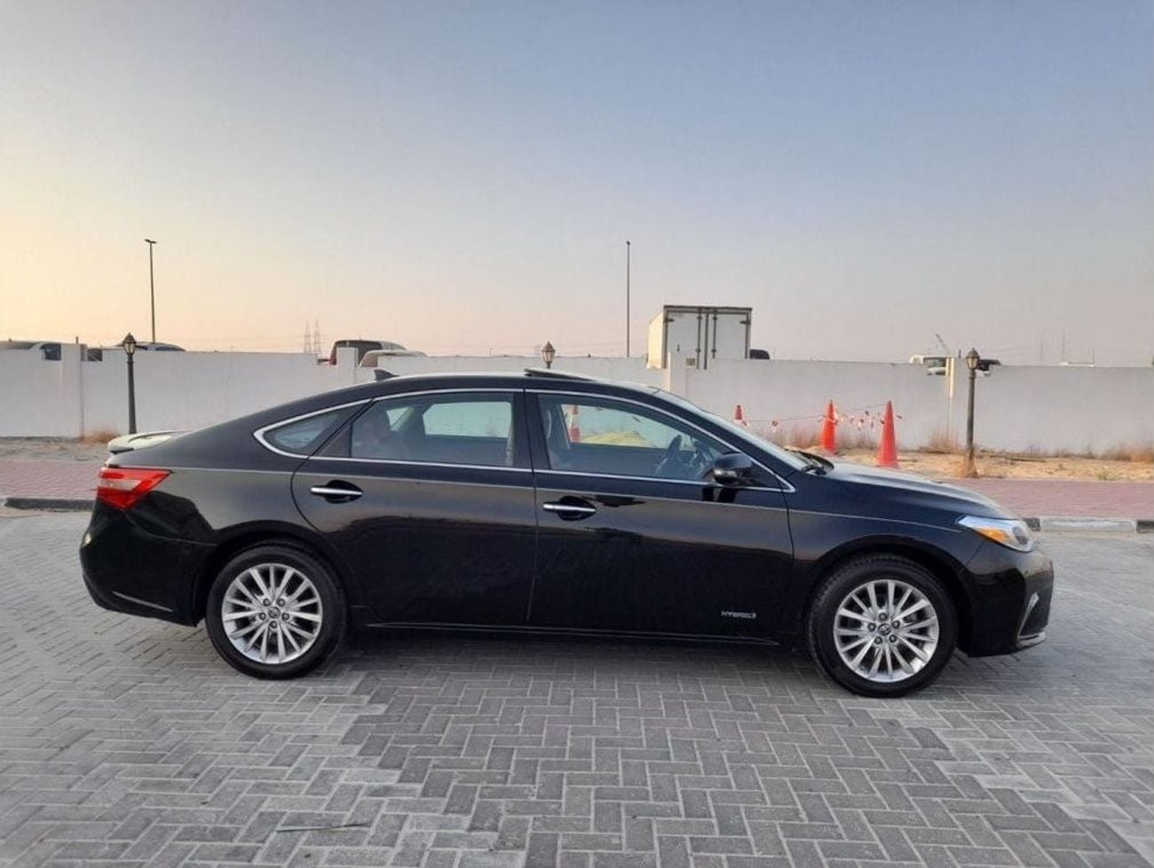 تويوتا افالون Toyota Avalon 2018 limited Hybrid