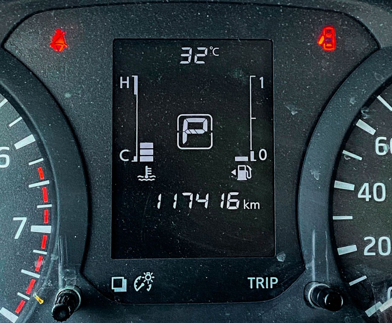 Nissan Navara Std 2.5L RWD A/T Nissan Navara 2021 2.5L RWD GCC Accident-Free, In Excellent Condition, 854 P.M