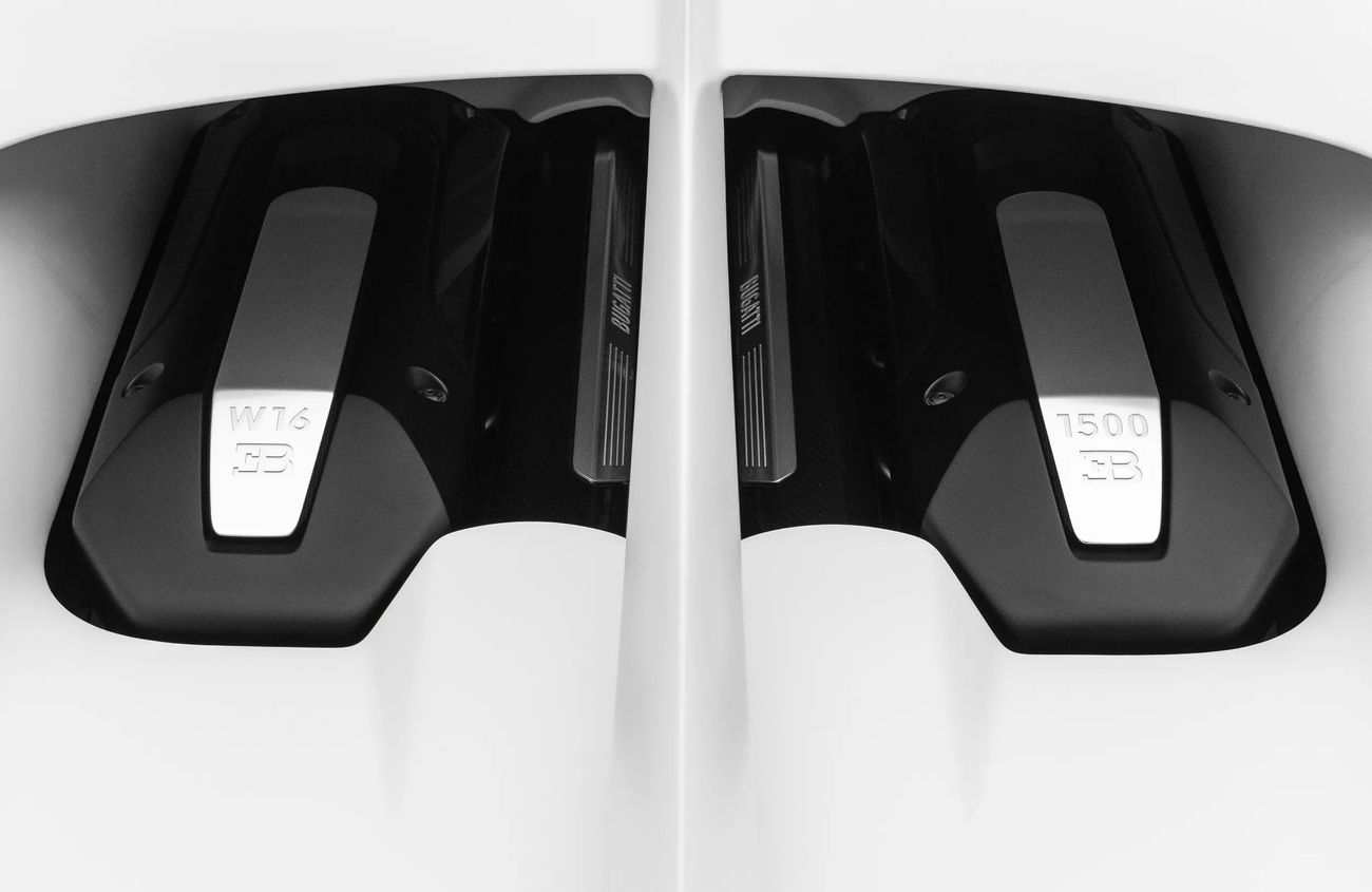 بوغاتي شيرون 8.0L W16 Quad-Turbocharged Engine