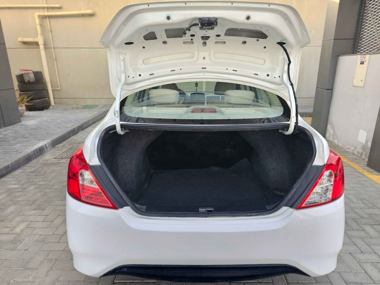 Nissan Sunny SV/ GCC/ 1.5L V4/ AUTO GEAR/ SUMMER OFFER/ 318 MONTHLY