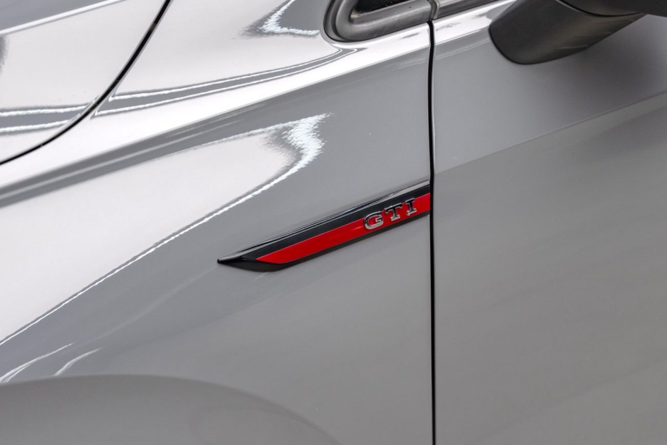 فولكس واجن جولف GTI Sport 2.0T