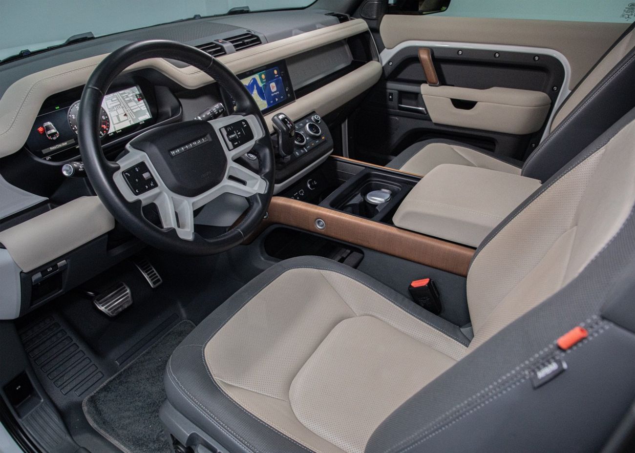 Land Rover Defender P300 90 X-Dynamic SE 2.0L (5 Seater)