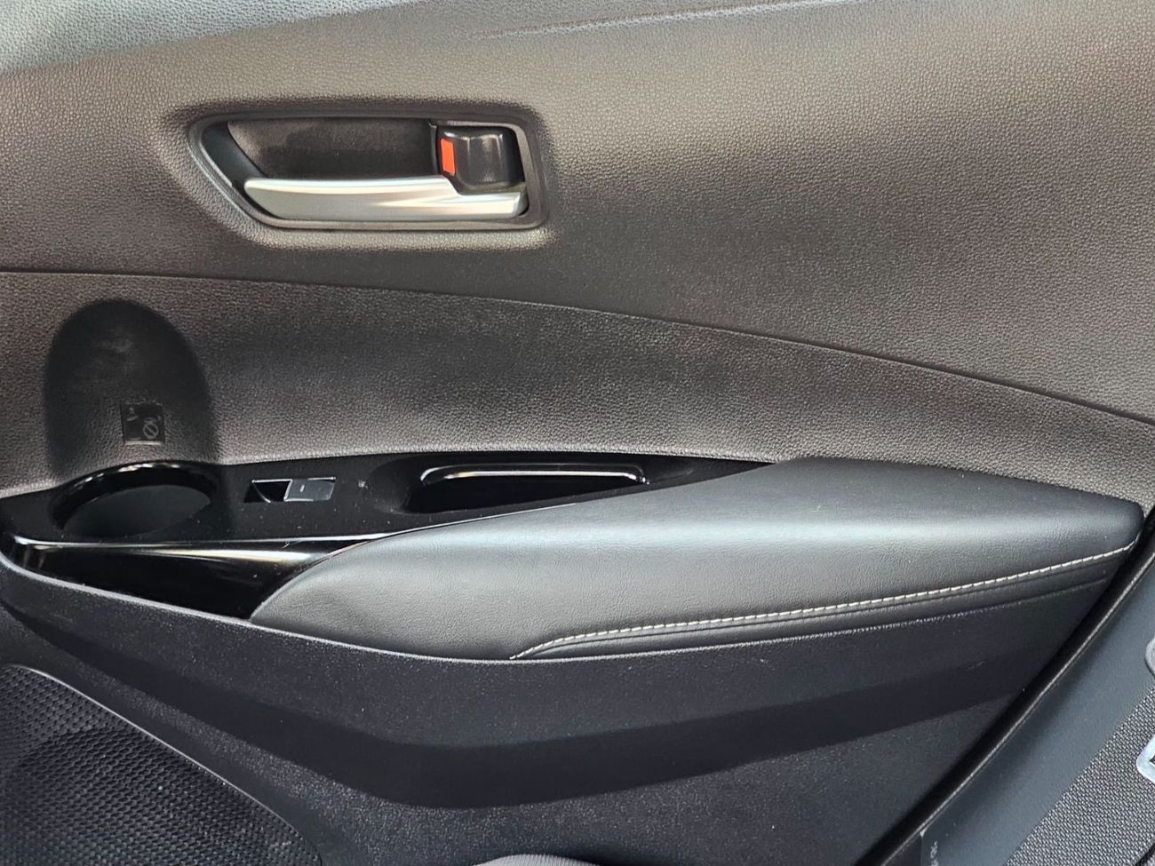 Toyota Corolla SE 2.0L Hatchback