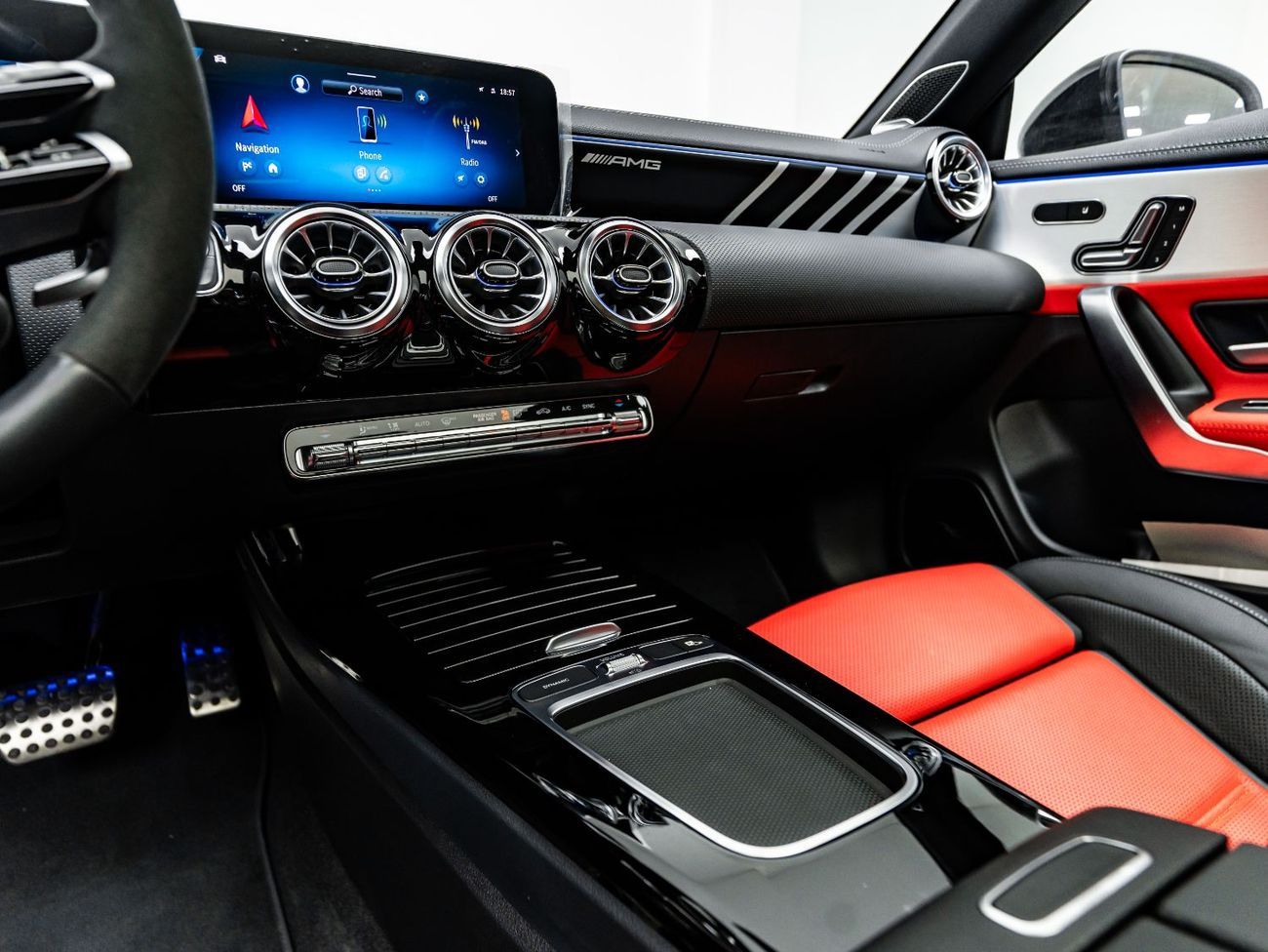 مرسيدس بنز CLA 45 S  AMG 2024 Mercedes CLA 45s AMG 4Matic+, 2029 Mercedes Warranty + Service Contract, Low KMs, GCC