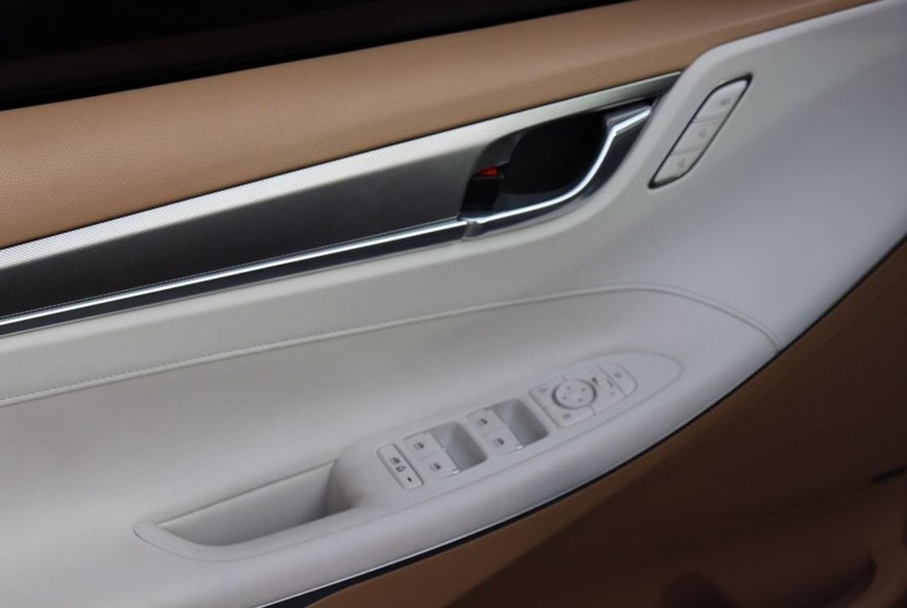 هيونداي أزيرا Top 3.5L Hyundai Azera Full / GCC / 2021 / 80,000KM / First Owner