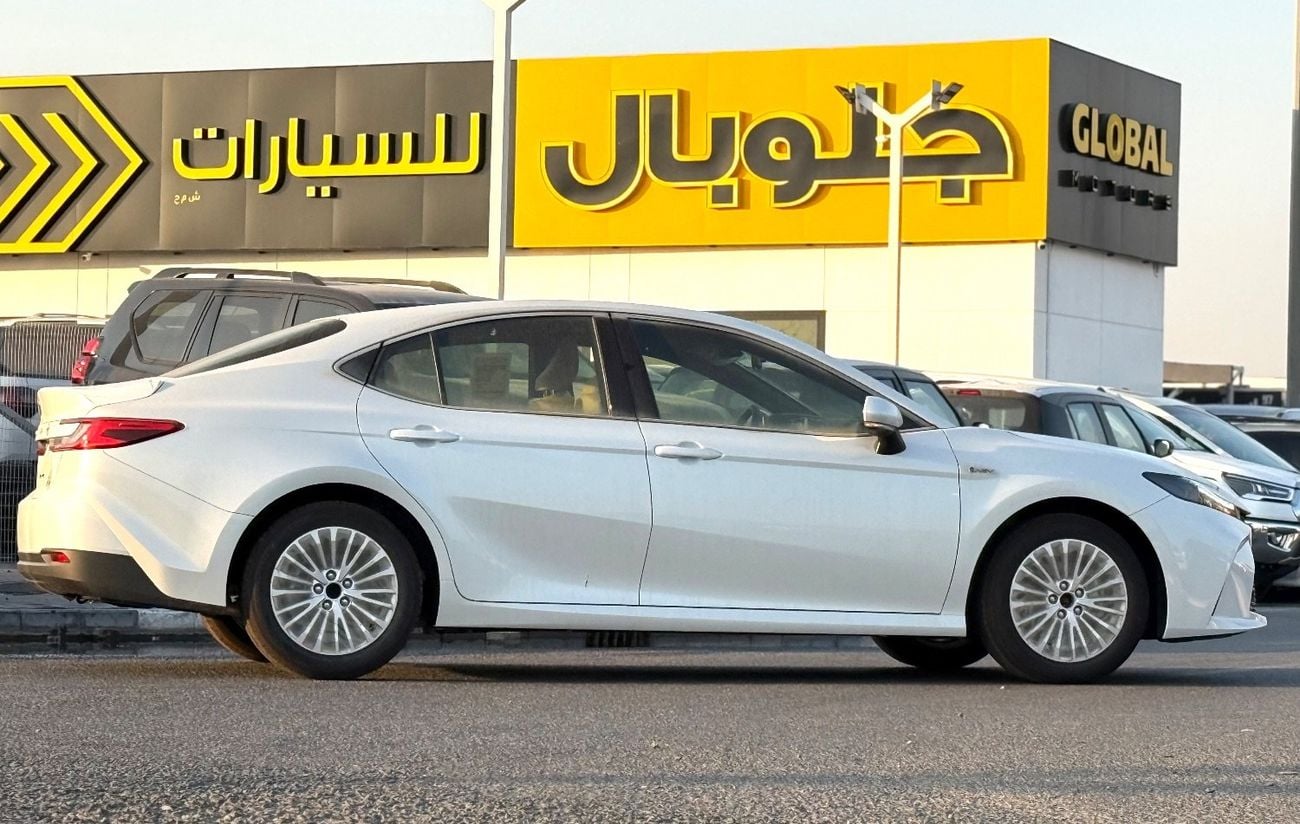 Toyota Camry XLE 2.5L Hybrid