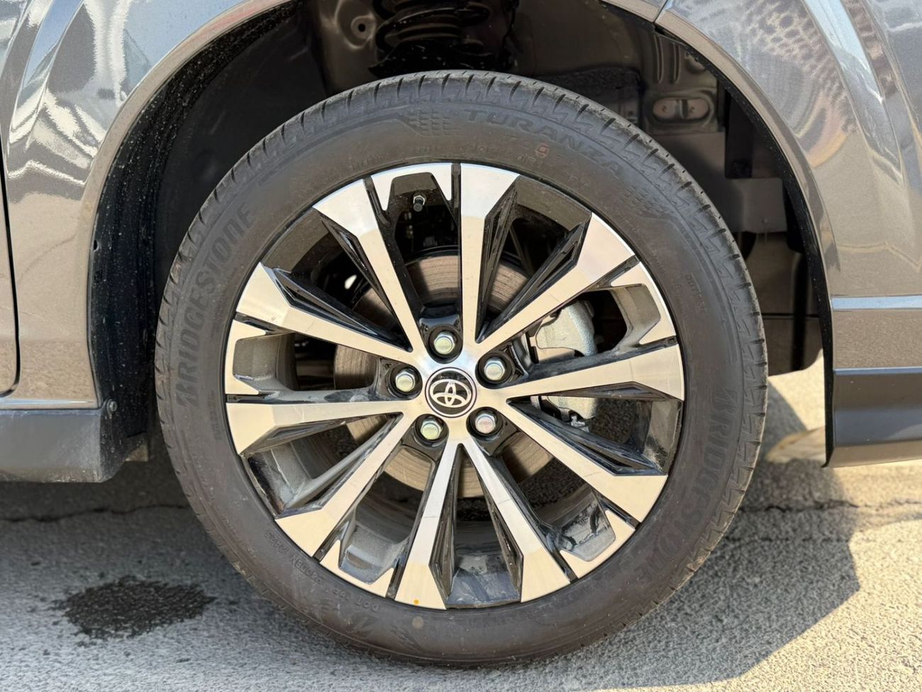 تويوتا فيلوز VELOZ - V Full Option 1.5L 4 Cylinders - 7 Seats 2025 Model