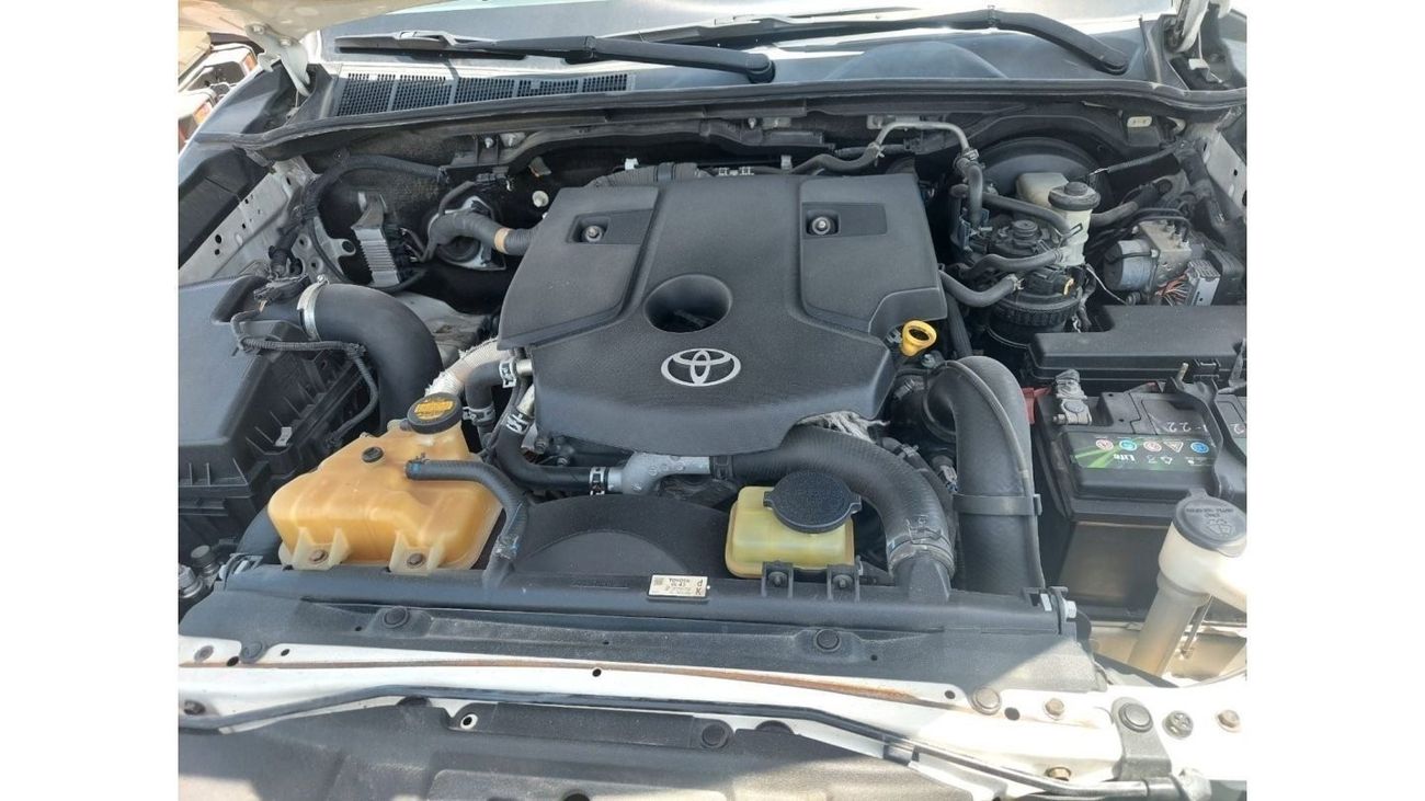 Toyota Hilux DC 4WD 2.4L DIESEL MANUAL TRANSMISSION