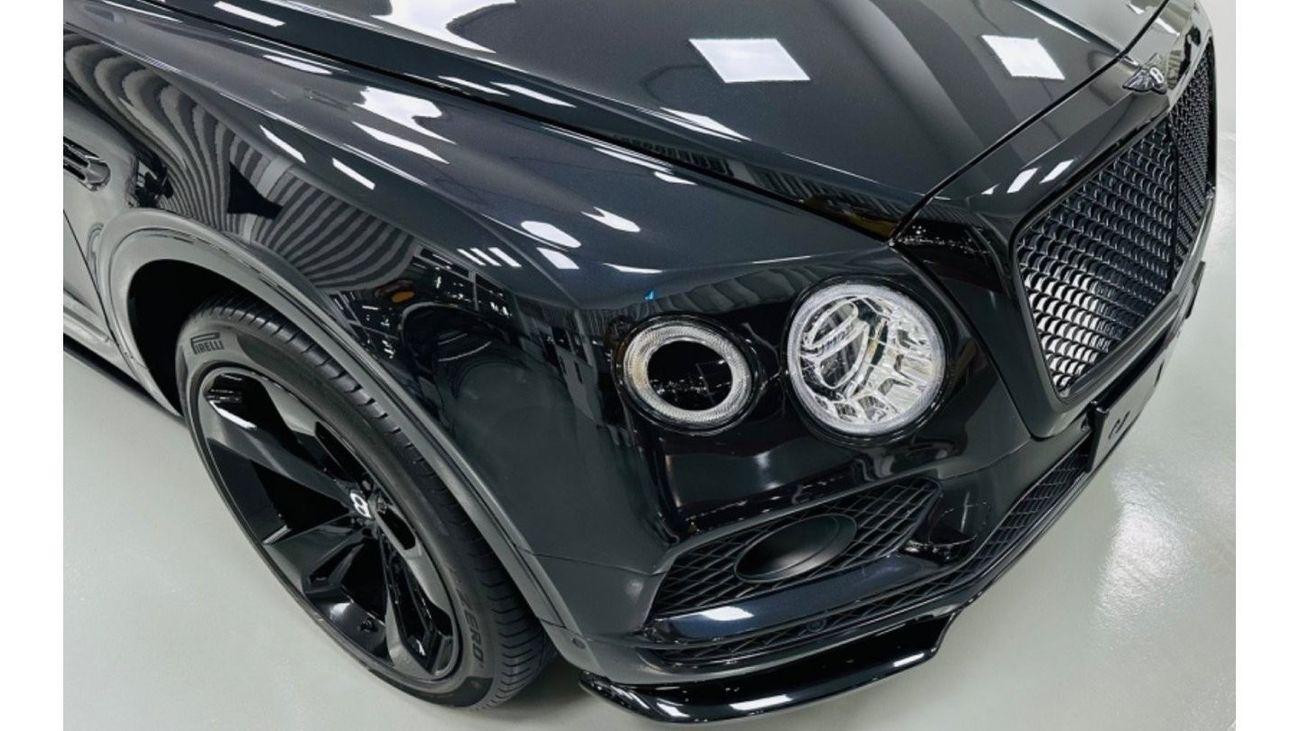 Bentley Bentayga V8 GCC .. Warranty .. Service .. Perfect Condition