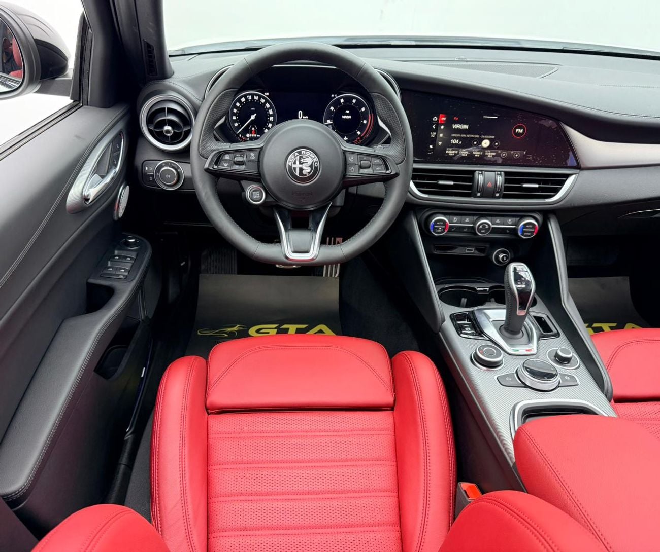Alfa Romeo Giulia 2025 Alfa Romeo Giulia Veloce Q2, 5 Years Alfa Warranty + Service Pack, Delivery Kms, GCC