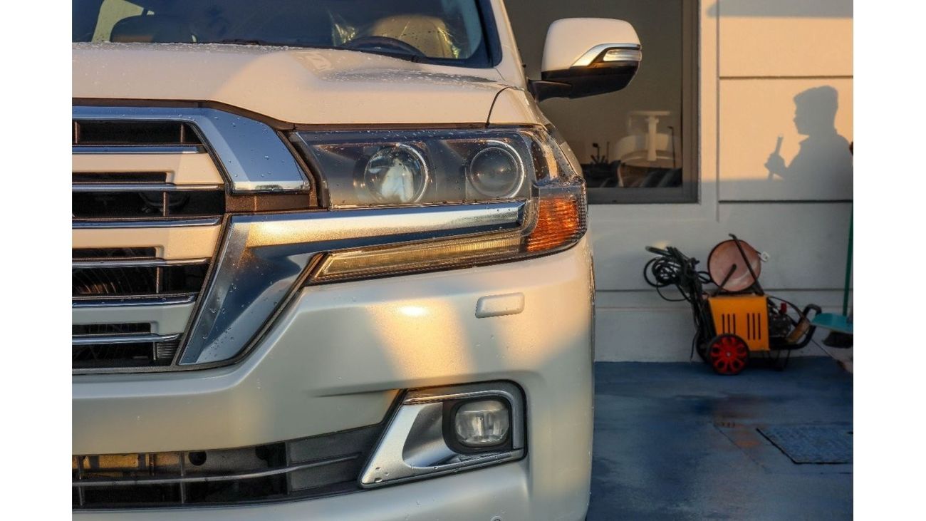Toyota Land Cruiser 2018 Toyota Land Cruiser VXR (J200), 5dr SUV, 5.7L 8cyl