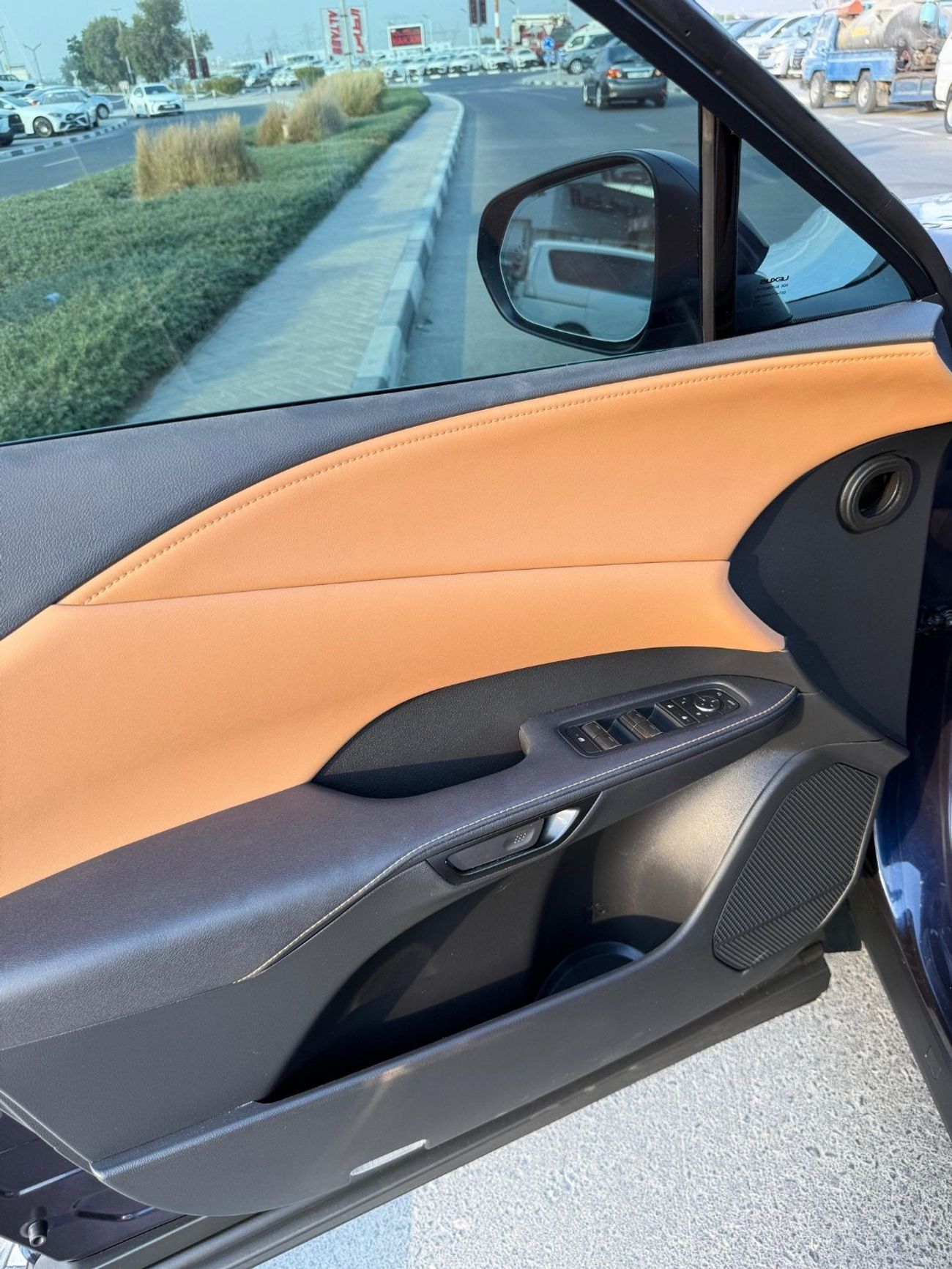 Lexus RX350h Hybrid Base 2.5L Hybrid Base Full Option 2.5L