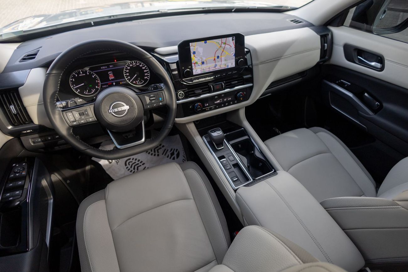 Nissan Pathfinder SV 3.5L AWD (7 Seater)