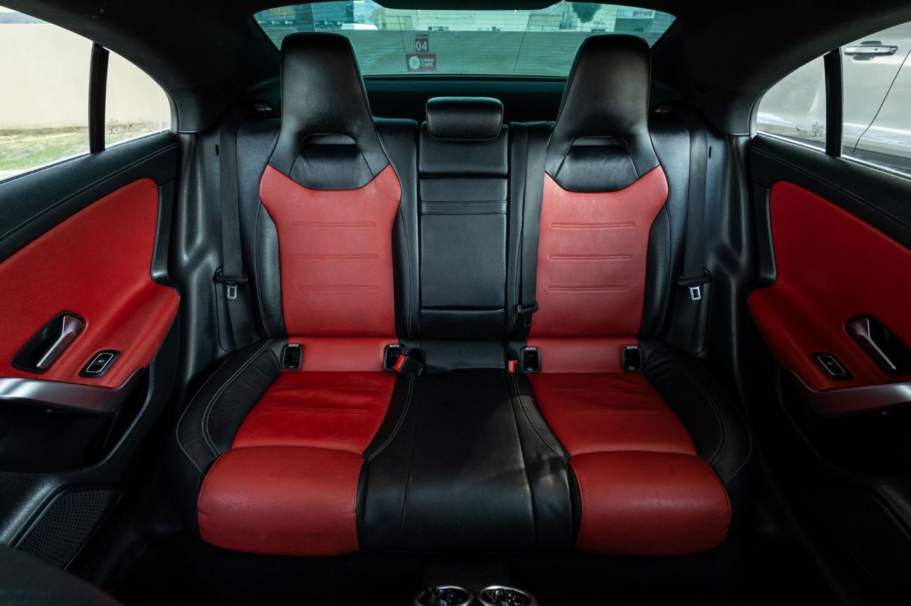 Mercedes-Benz CLA 250 Std 2.0L (221 HP)