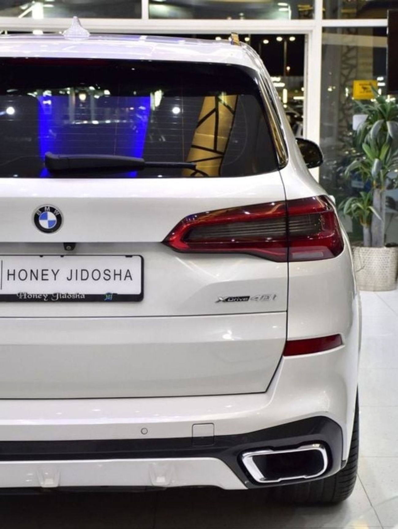 BMW X5 EXCELLENT DEAL for our BMW X5 xDrive40i M-Kit ( 2019 Model ) in White Color GCC Specs