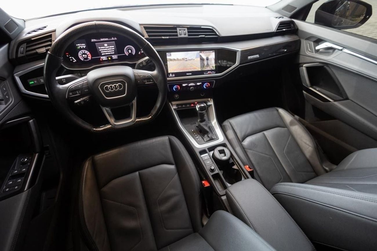 Audi Q3 40 TFSI quattro S Line 2.0L SUV