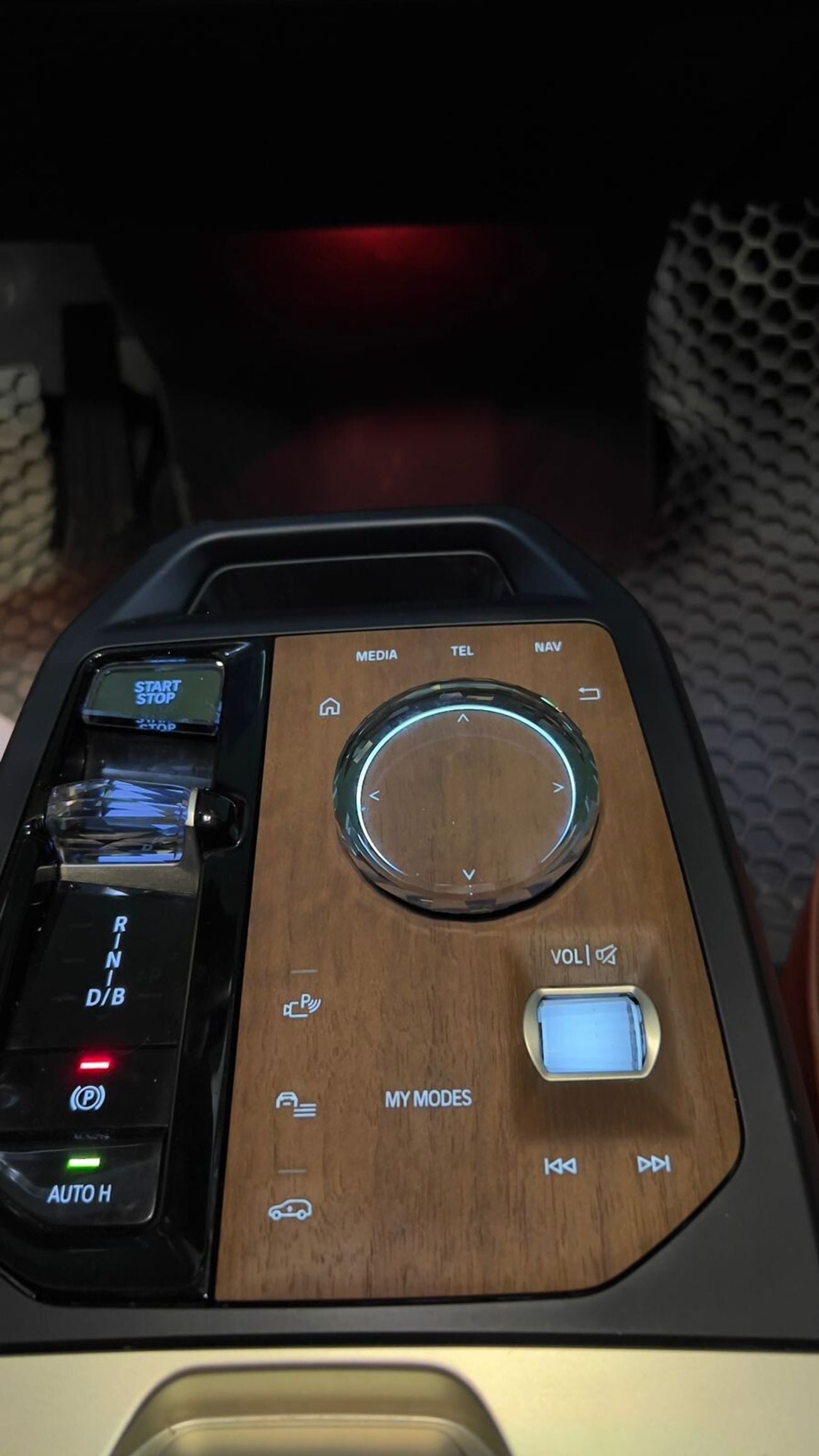 بي أم دبليو iX xDrive50