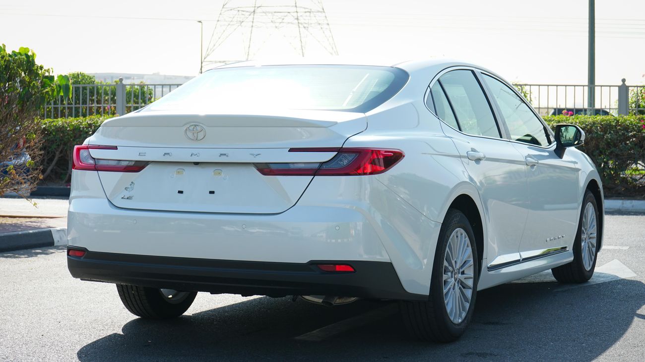 تويوتا كامري LE