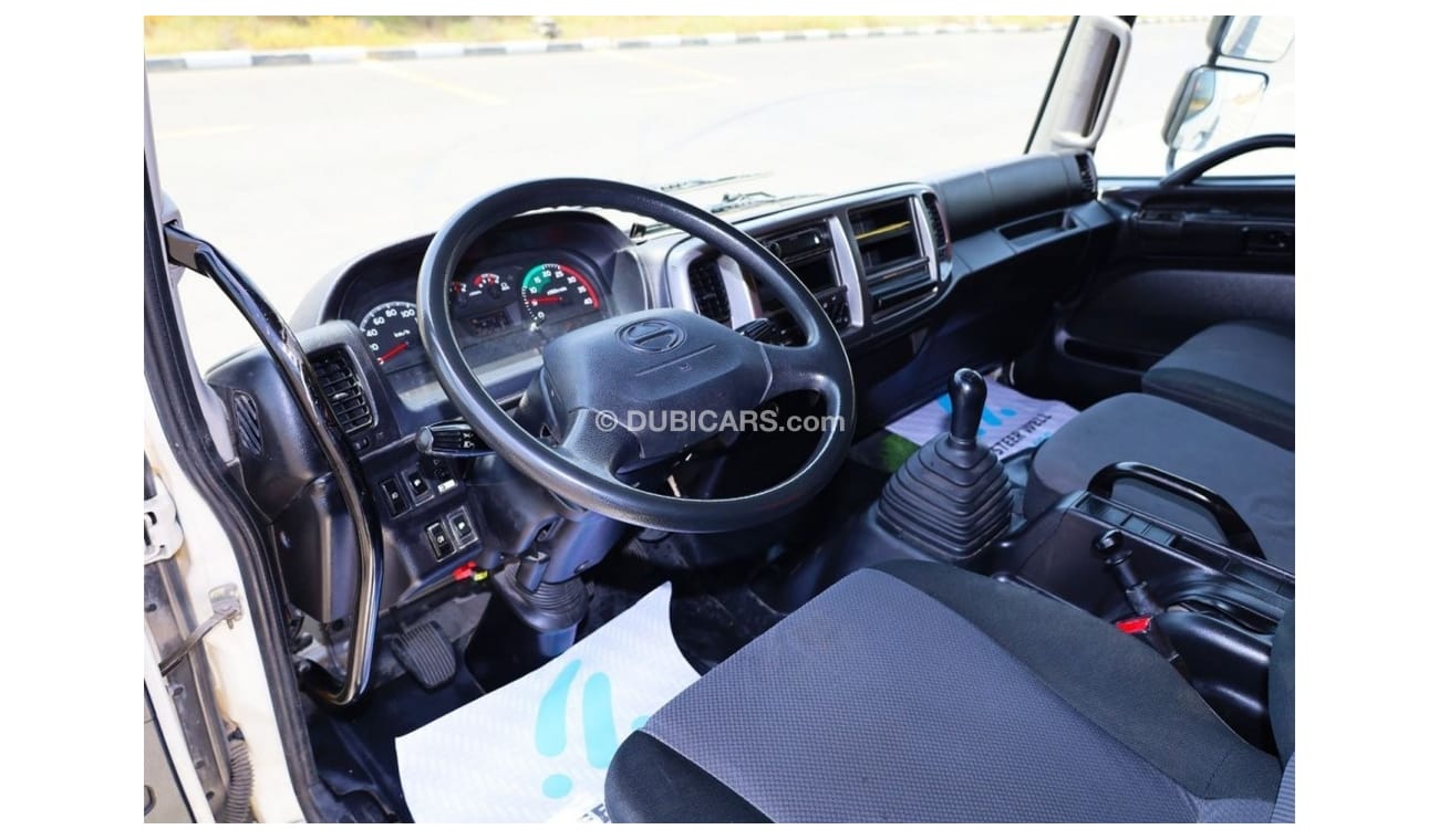Hino 500 2019 Hino 500 - 1625 | 10 Ton - Insulated Box | Diesel | GCC Specs | Excellent Condition