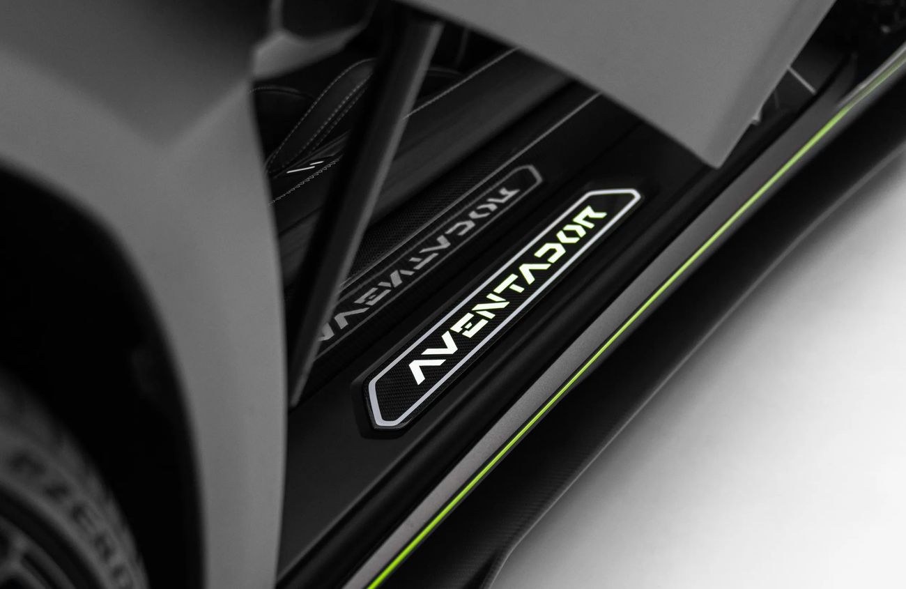 Lamborghini Aventador 6.5L V-12 Naturally Aspirated Engine | Warranty