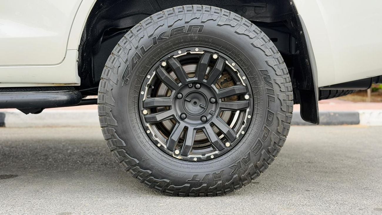 تويوتا لاند كروزر -