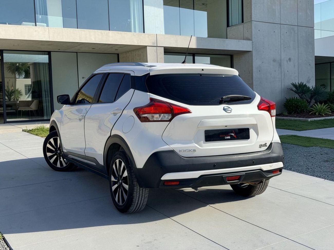 Nissan Kicks S 1.6L NISSAN KICKS | 1.6L I4 – ECONOMICAL & PRACTICAL | 2018 | GCC SPECS | AED 930 PER MONTH