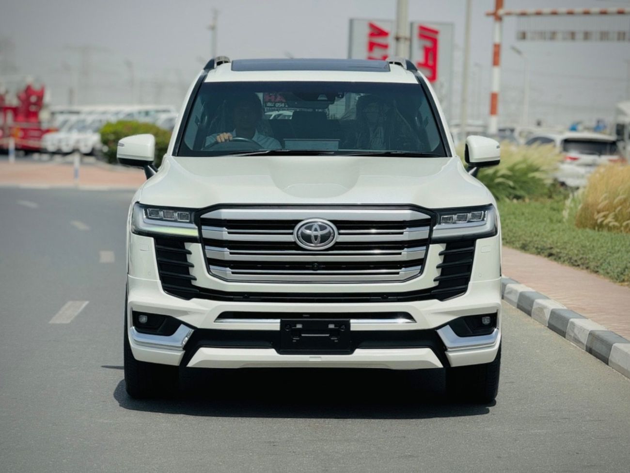 تويوتا لاند كروزر TOYOTA LAND CRUISER VXR TWIN-TURBO RIGHT HAND DRIVE DIESEL