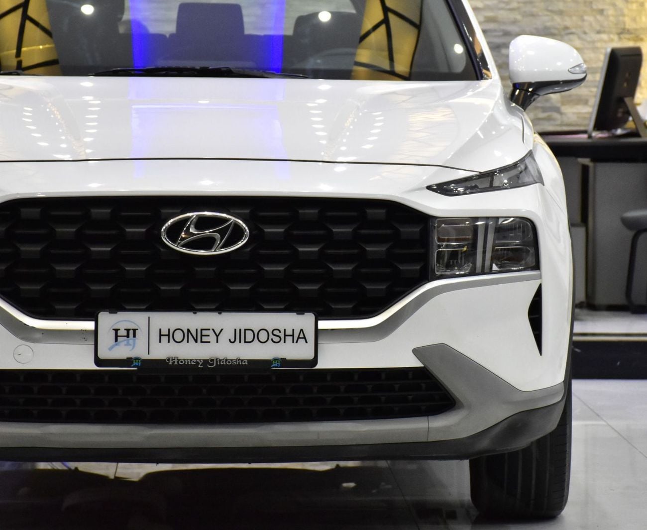 هيونداي سانتا في EXCELLENT DEAL for our Hyundai SantaFe ( 2023 Model ) in White Color GCC Specs