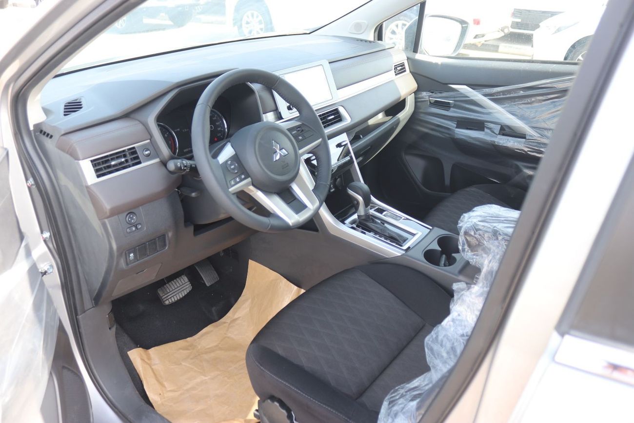 Mitsubishi Xpander Mid 1.5L Premium. Keyless Entry, Push Start, Monitor, Alloy Wheels, Model 2024