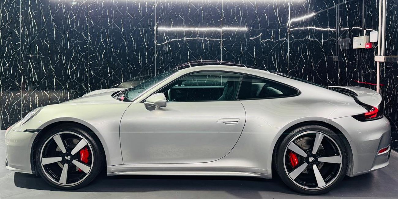 بورش 911 Carrera 3.0L (380 HP) Coupe 2025 Porsche 911, 2027 Porsche Warranty, Sport Chrono Package, Very Low