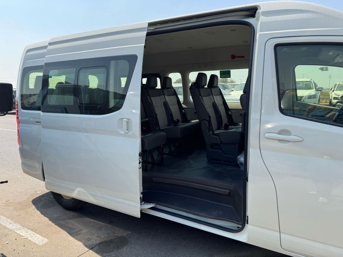 Toyota Hiace GL ECTAI0032 - 2026 Toyota Hiace Hrf Pass Van GL - 3.5L Petrol Auto