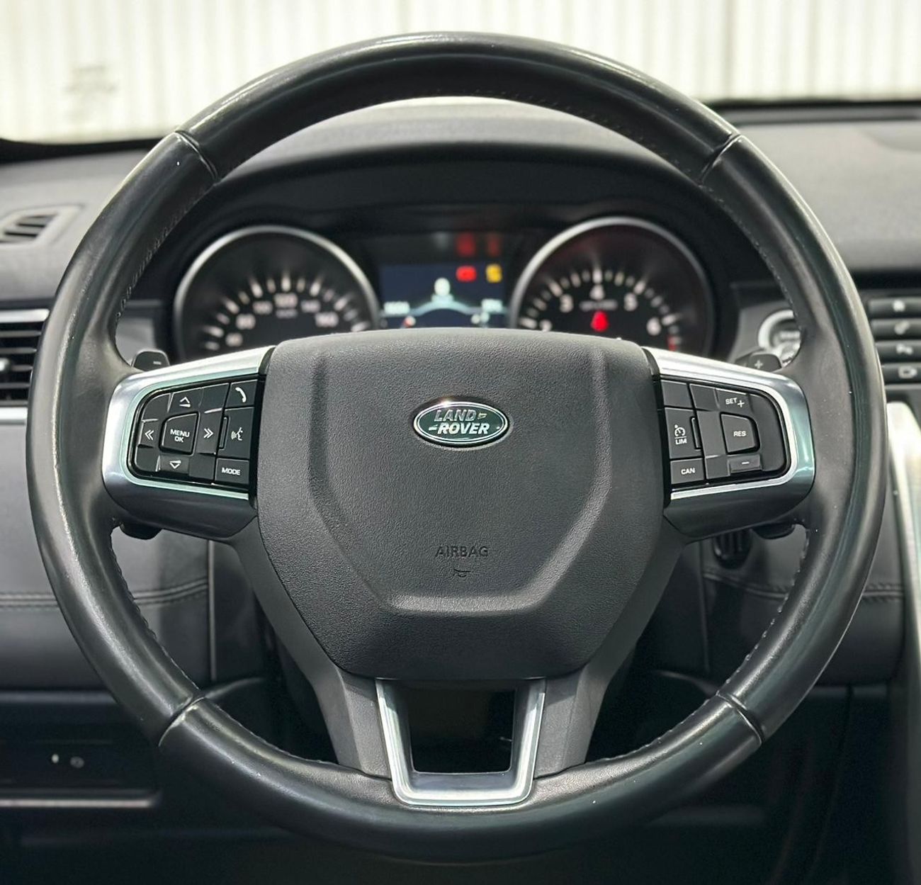 Land Rover Discovery Sport Si4 HSE 2018 Land Rover Discovery Sport HSE, 1 Year Warranty, Al-Tayer Full Service History, GCC