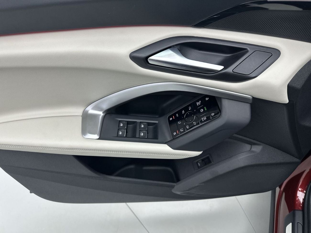 أودي Q5 Q5 Sportback TFSI quattro 204hp (Ref# 68708)