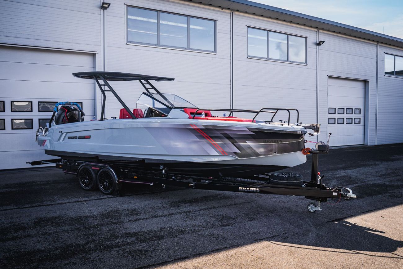 برابوس جي 800 ويدستار - مرسيدس-إيه إم جي جي 63 Boat BRABUS SHADOW 300 CROSS TOP INCL. TRAILER