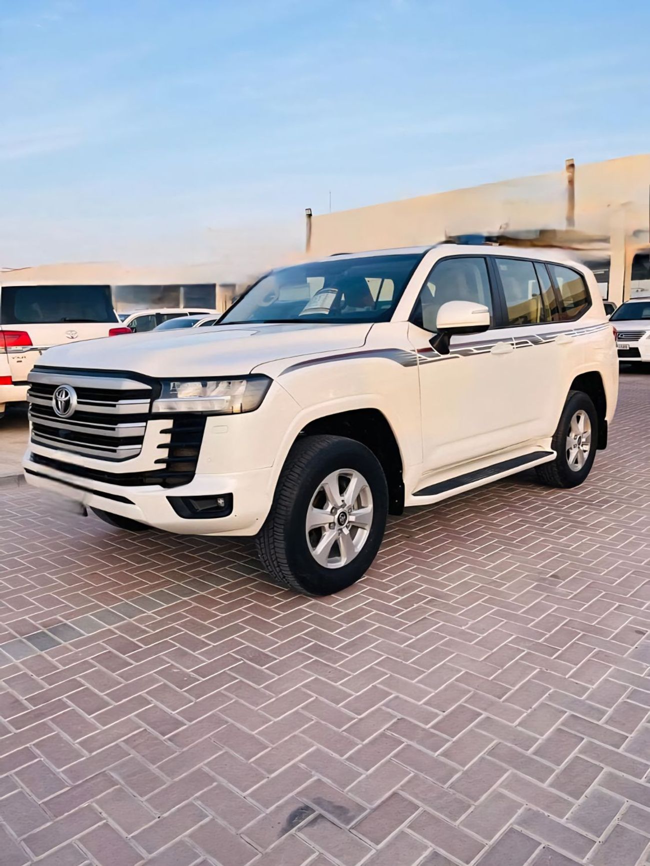 تويوتا لاند كروزر GXR 3.3L LHD DIESEL AUTOMATIC 4WD 6-CYLINDERS 7 SEATS 5 FOORS