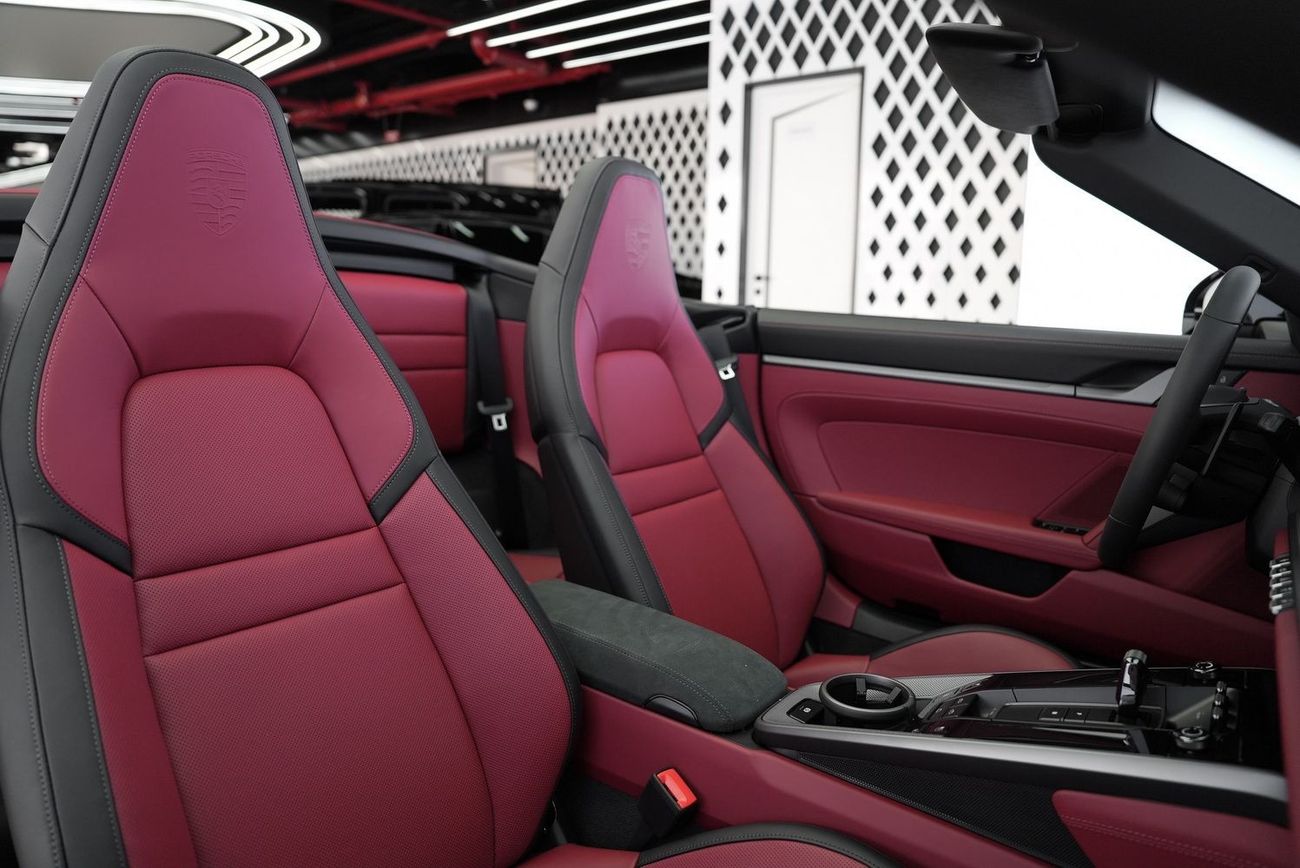 Porsche 911 Carrera 3.0L (444 HP) Convertible