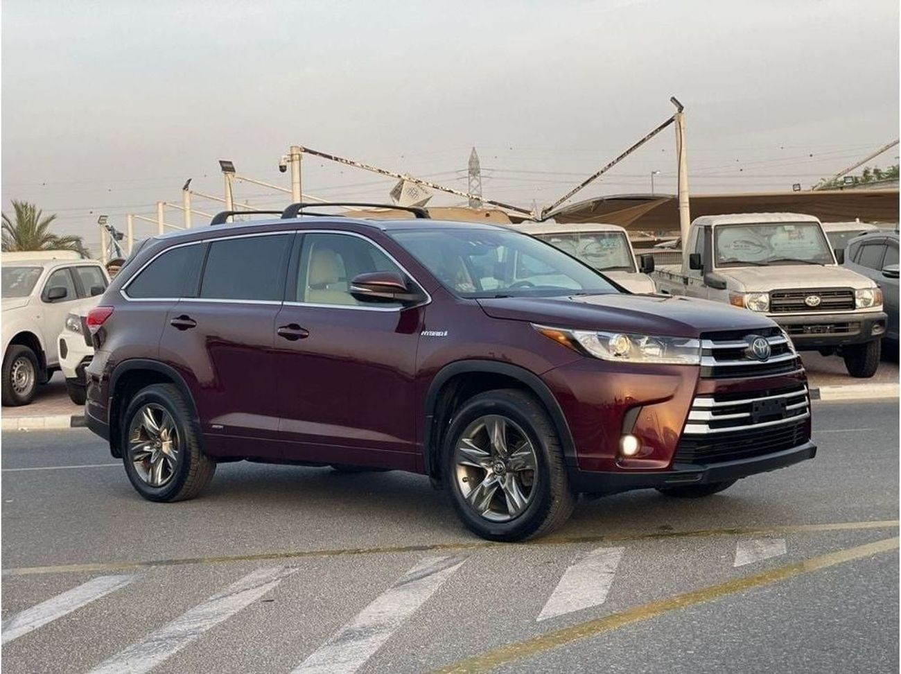 تويوتا هايلاندر 2017 Toyota Highlander Hybrid Fuel Limited Edition Full Option Panoramic View - 360* 5 CAM - 4x4 AWD