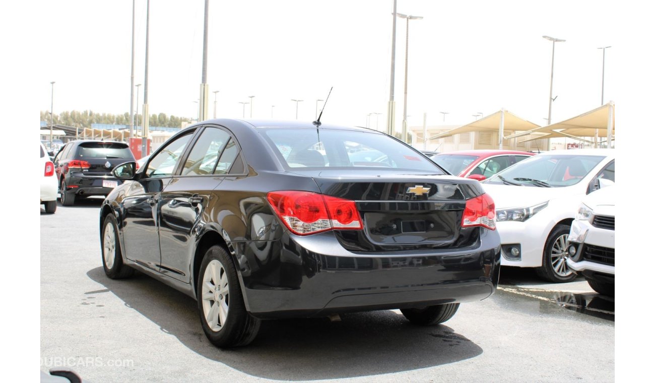 Chevrolet Cruze LT ACCIDENTS FREE - GCC - MID OPTION - CAR IS IN PERFECT CONDITION INSIDE OUT