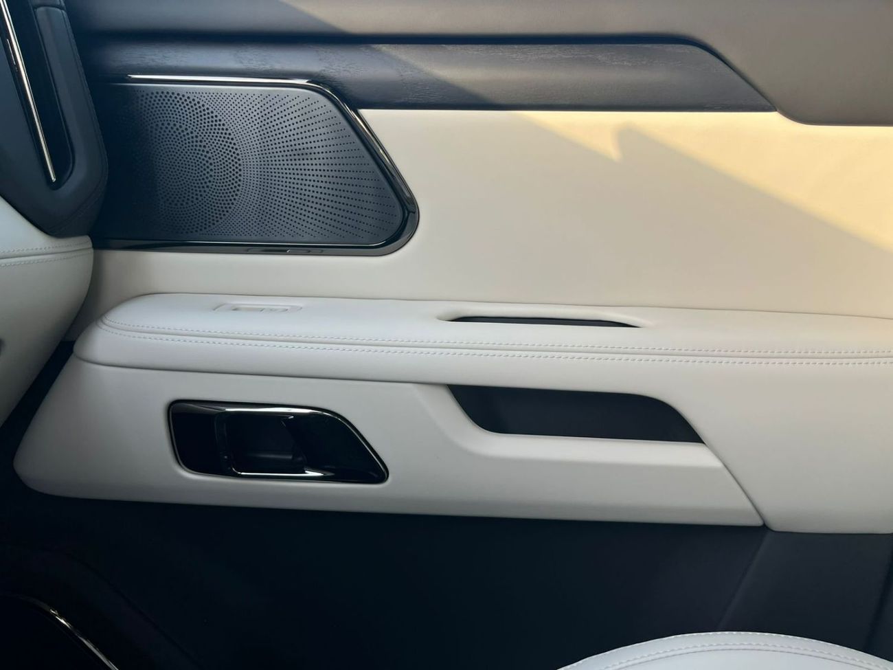 ROX 01 Rox 01 vip 1.5L Turbo + Plug-in Hybrid AWD Model 2025